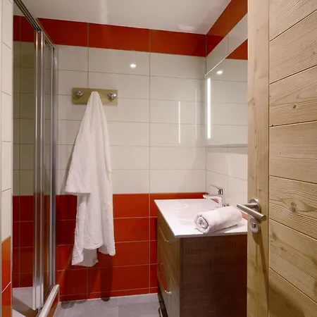 Renove Proche Pistes Avec Balcon Et Vue Mont Blanc, Wifi Et Animaux Admis - Fr-1-181-2412 Lägenhet